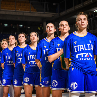 La nazionale italiana di pallacanestro in fila